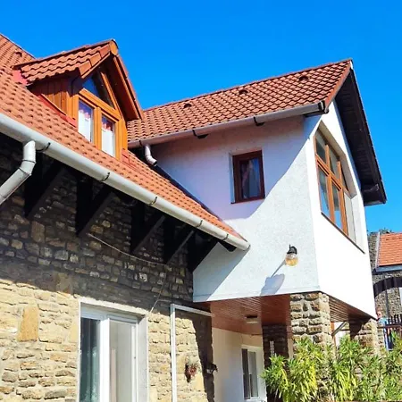 Πανσιόν Oleander Vendeghaz Tihany